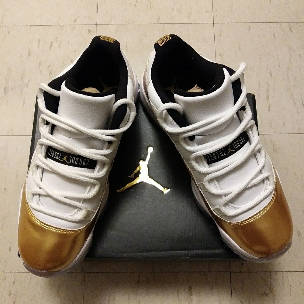 Jordan 11 low "Closing Ceremony"